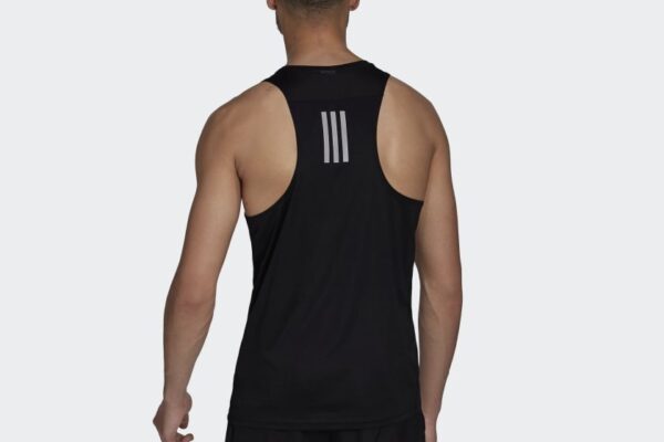 Camiseta de tirantes Own the Run Negro GC7866 23 hover model Copy